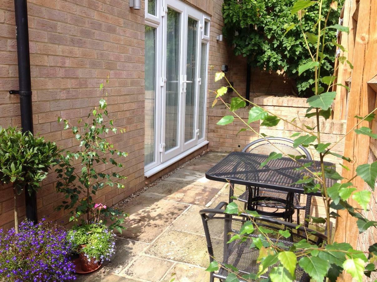Oxford Apartments 1 Экстерьер фото