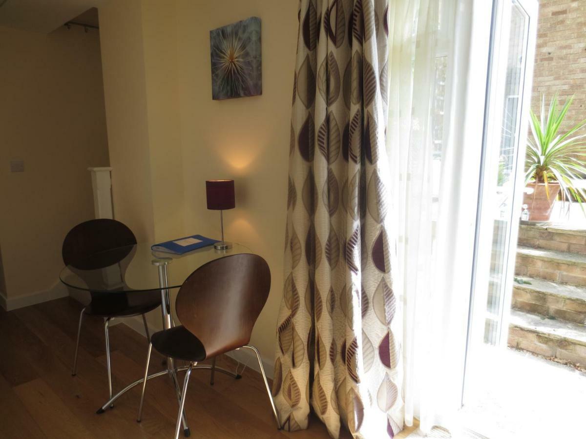 Oxford Apartments 1 Экстерьер фото